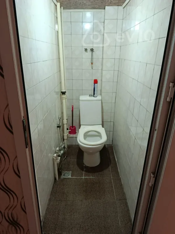 Kirayə verilir 2 otaqlı köhnə tikili 55 m²