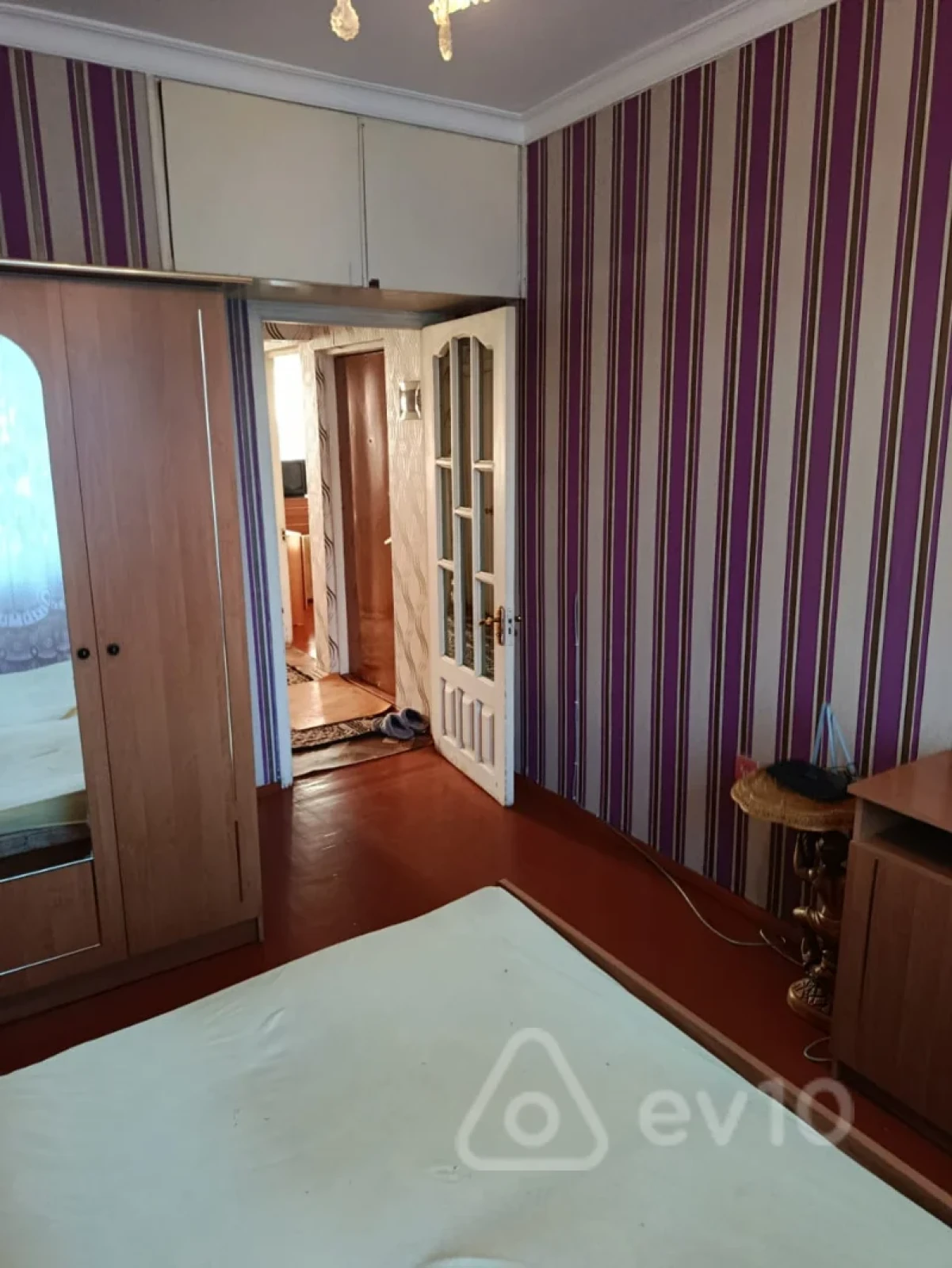 Kirayə verilir 2 otaqlı köhnə tikili 55 m²