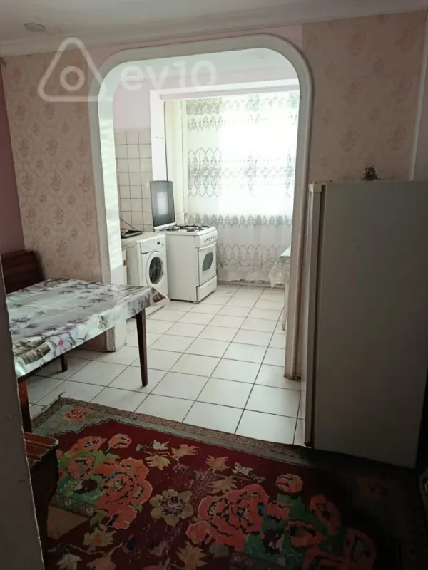 Kirayə verilir 2 otaqlı köhnə tikili 55 m²