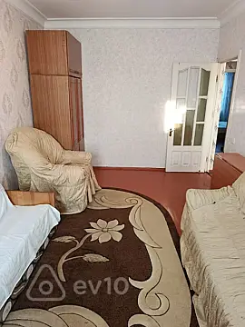 Kirayə verilir 2 otaqlı köhnə tikili 55 m²
