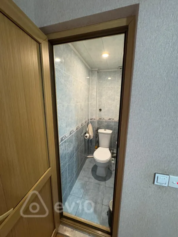 Kirayə verilir 2 otaqlı köhnə tikili 60 m²