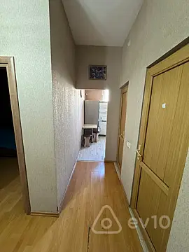 Kirayə verilir 2 otaqlı köhnə tikili 60 m²