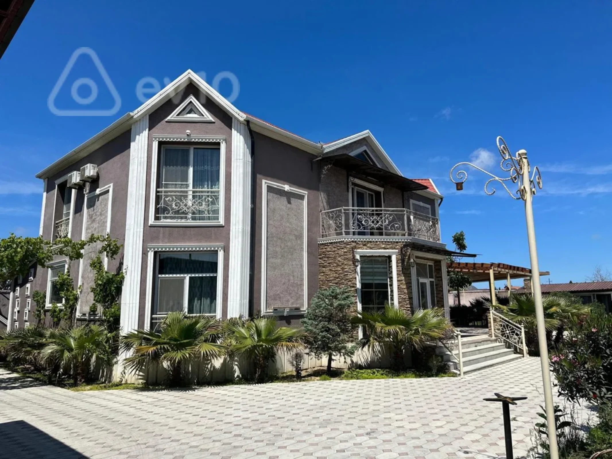 Kirayə verilir 6 otaqlı həyət evi 400 m²