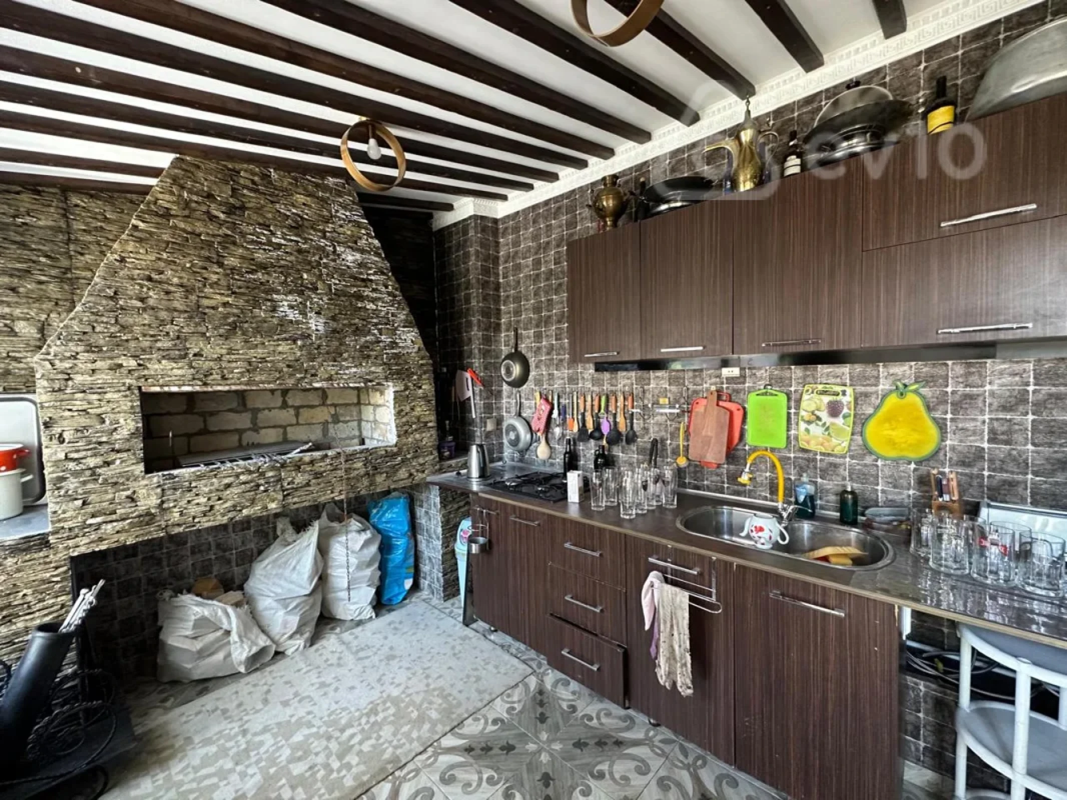 Kirayə verilir 6 otaqlı həyət evi 400 m²