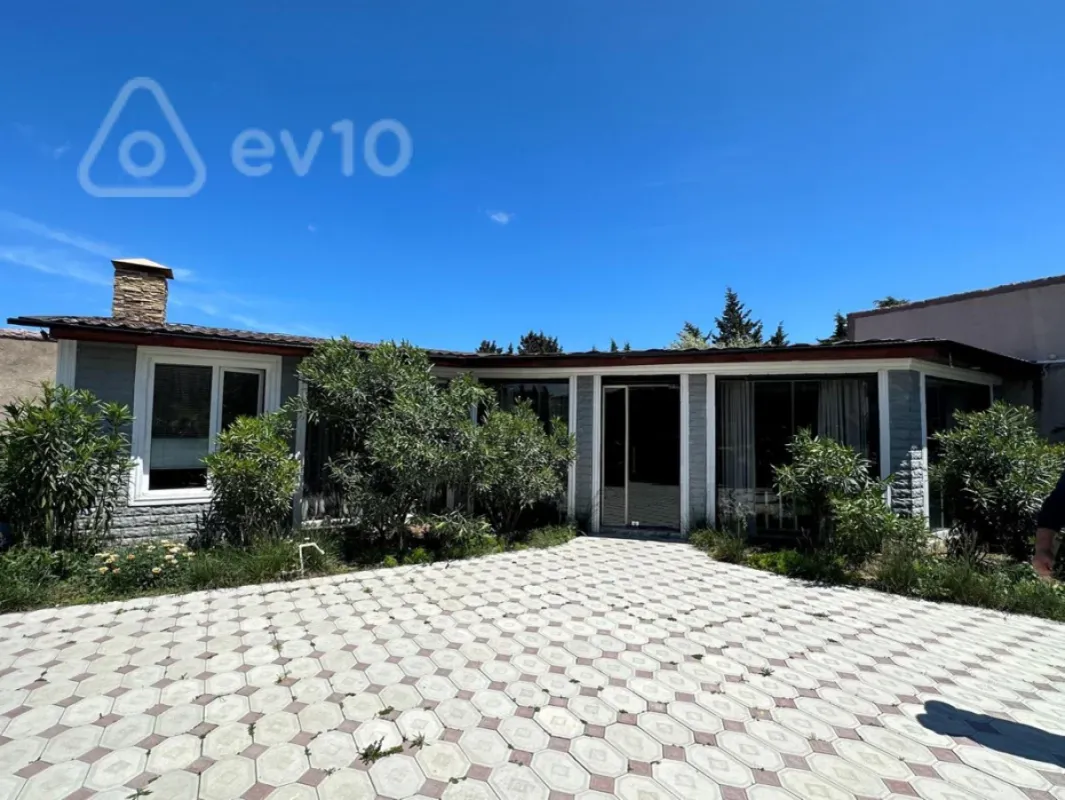 Kirayə verilir 6 otaqlı həyət evi 400 m²
