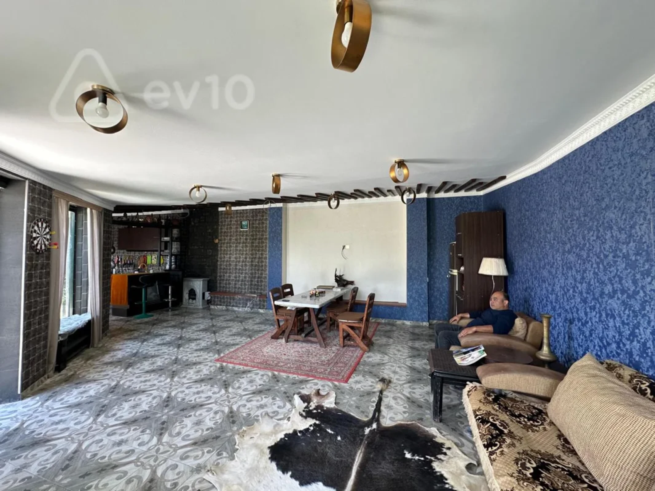 Kirayə verilir 6 otaqlı həyət evi 400 m²