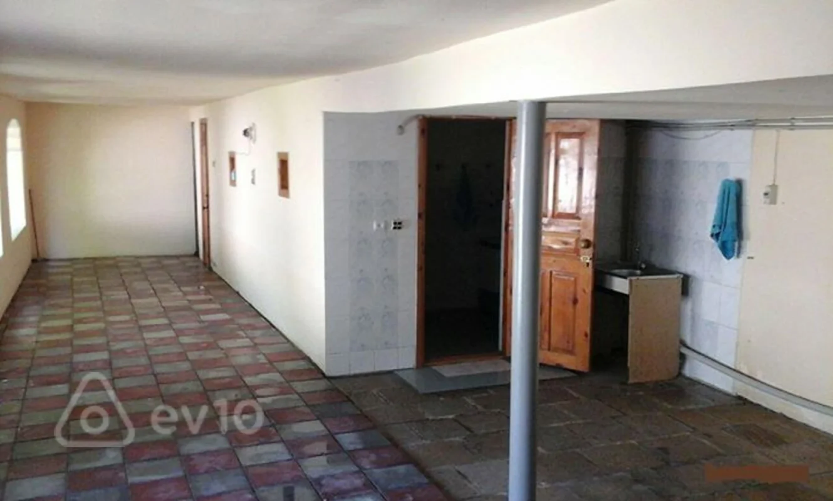 Satılır 5 otaqlı həyət evi 217.5 m²