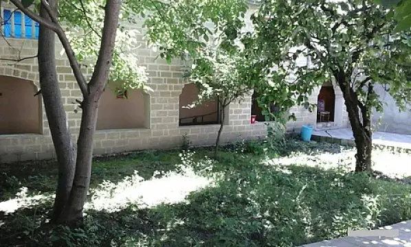 Satılır 5 otaqlı həyət evi 217.5 m²