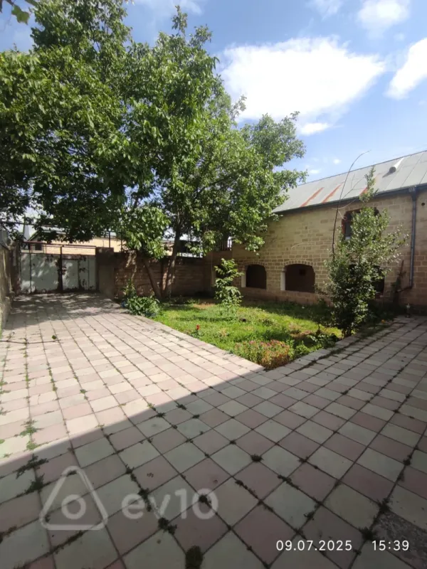 Satılır 5 otaqlı həyət evi 217.5 m²