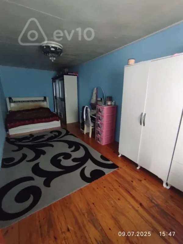 Satılır 5 otaqlı həyət evi 217.5 m²