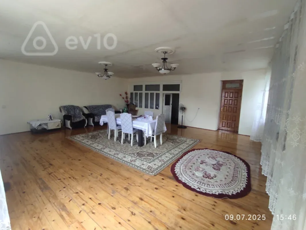 Satılır 5 otaqlı həyət evi 217.5 m²