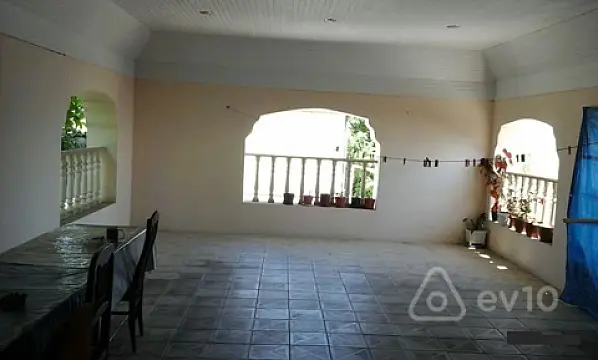 Satılır 5 otaqlı həyət evi 217.5 m²