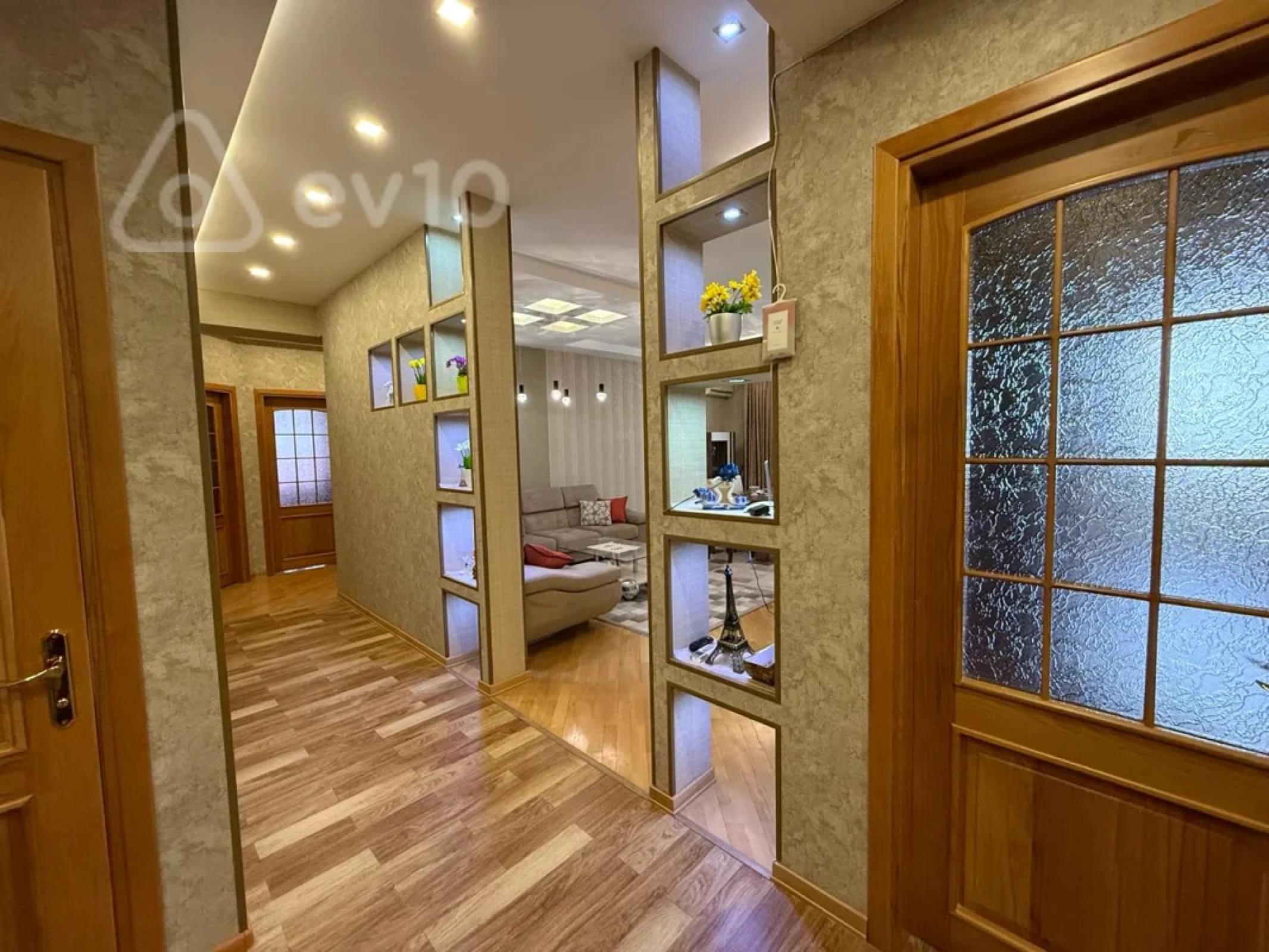 Kirayə verilir 4 otaqlı yeni tikili 145 m²