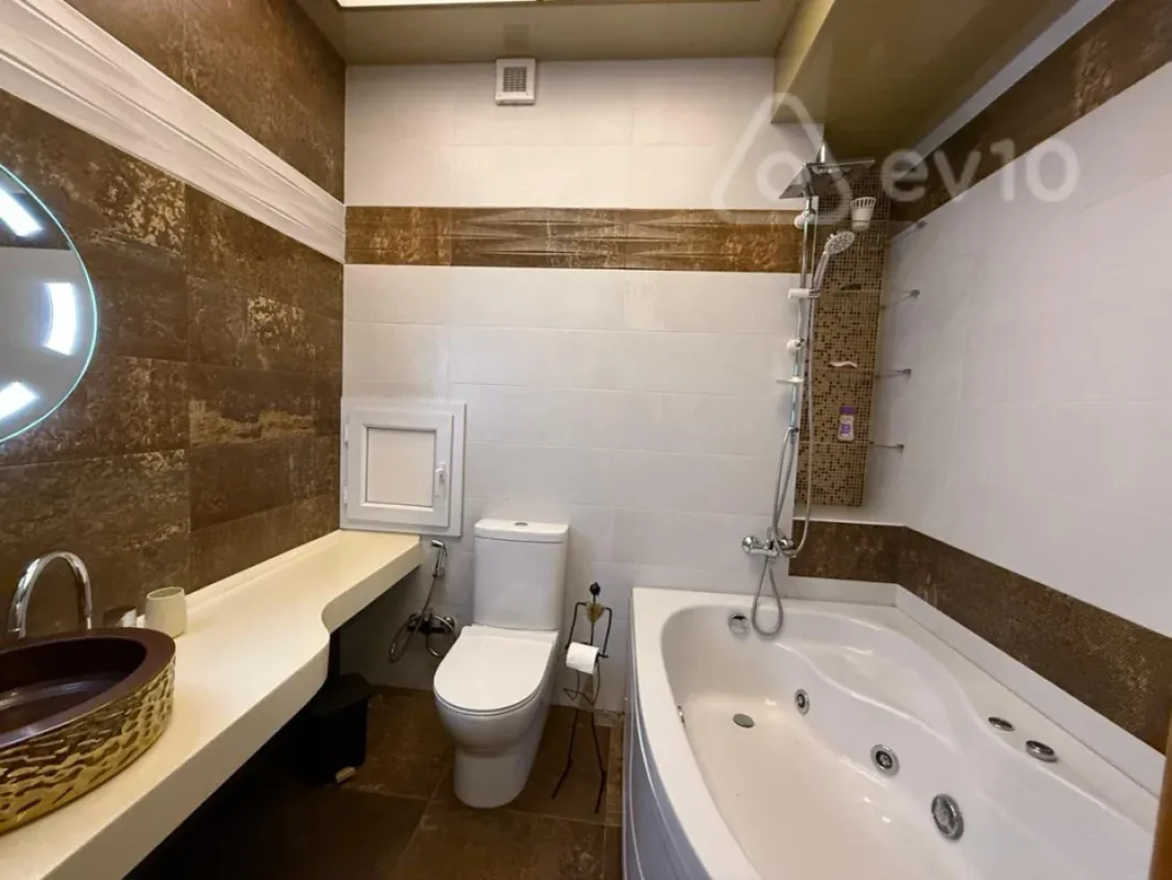 Kirayə verilir 4 otaqlı yeni tikili 145 m²