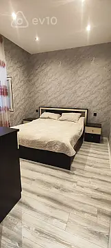 Satılır 5 otaqlı həyət evi 250 m²