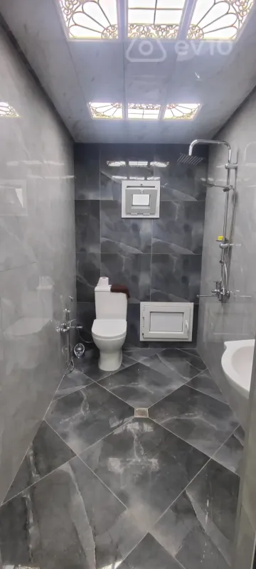 Satılır 5 otaqlı həyət evi 250 m²