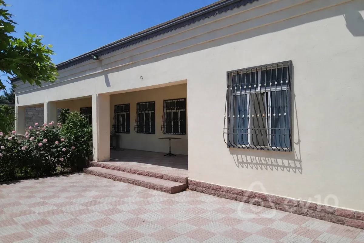 Satılır 4 otaqlı həyət evi 155 m²