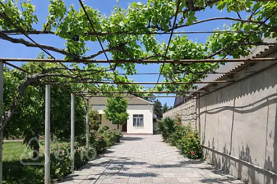Satılır 4 otaqlı həyət evi 155 m²