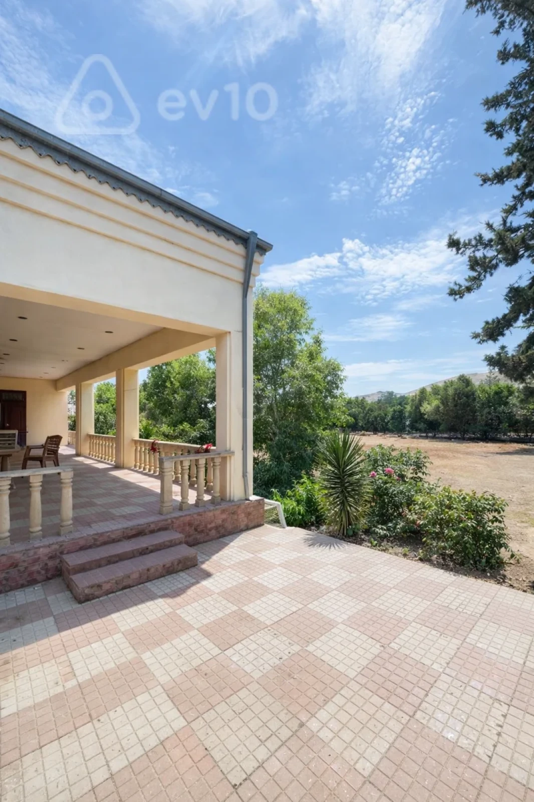 Satılır 4 otaqlı həyət evi 155 m²