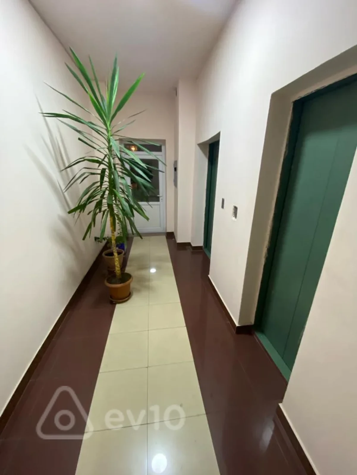 Kirayə verilir 2 otaqlı yeni tikili 80 m²