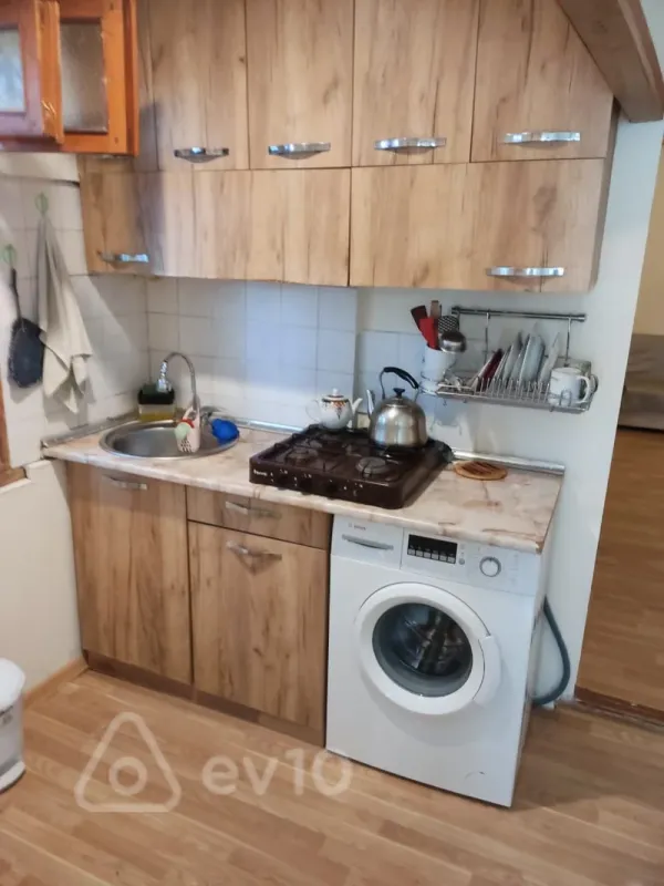 Kirayə verilir 2 otaqlı həyət evi 43 m²