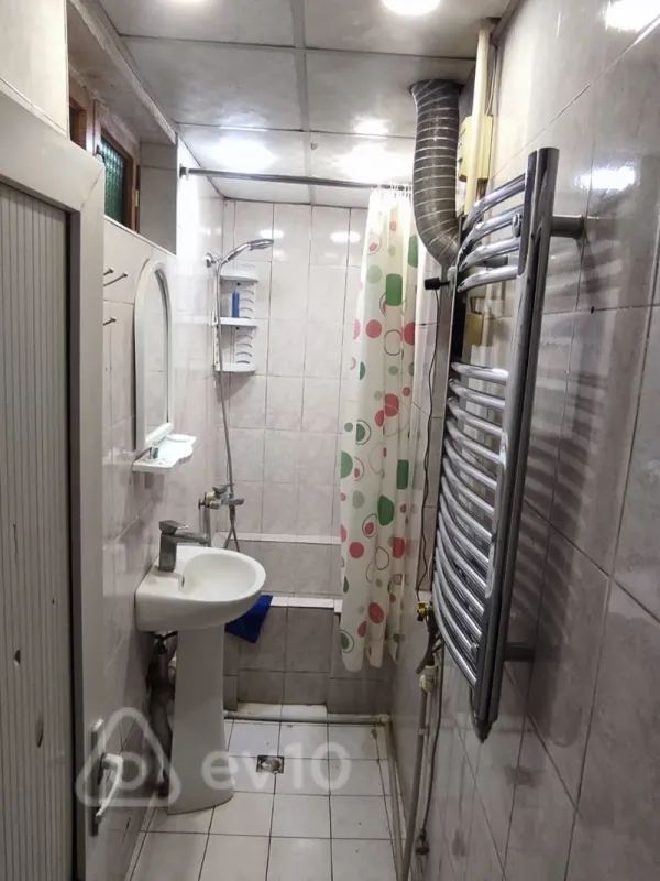 Kirayə verilir 2 otaqlı həyət evi 43 m²