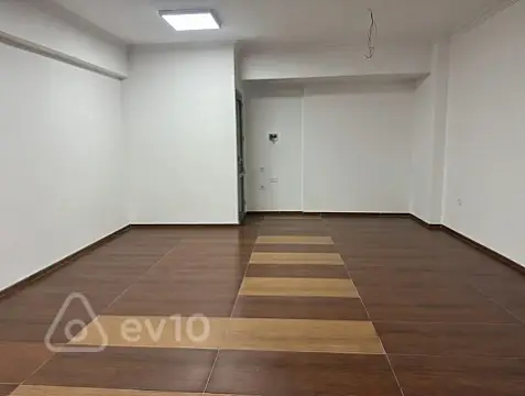 Kirayə verilir 1 otaqlı ofis 36 m²