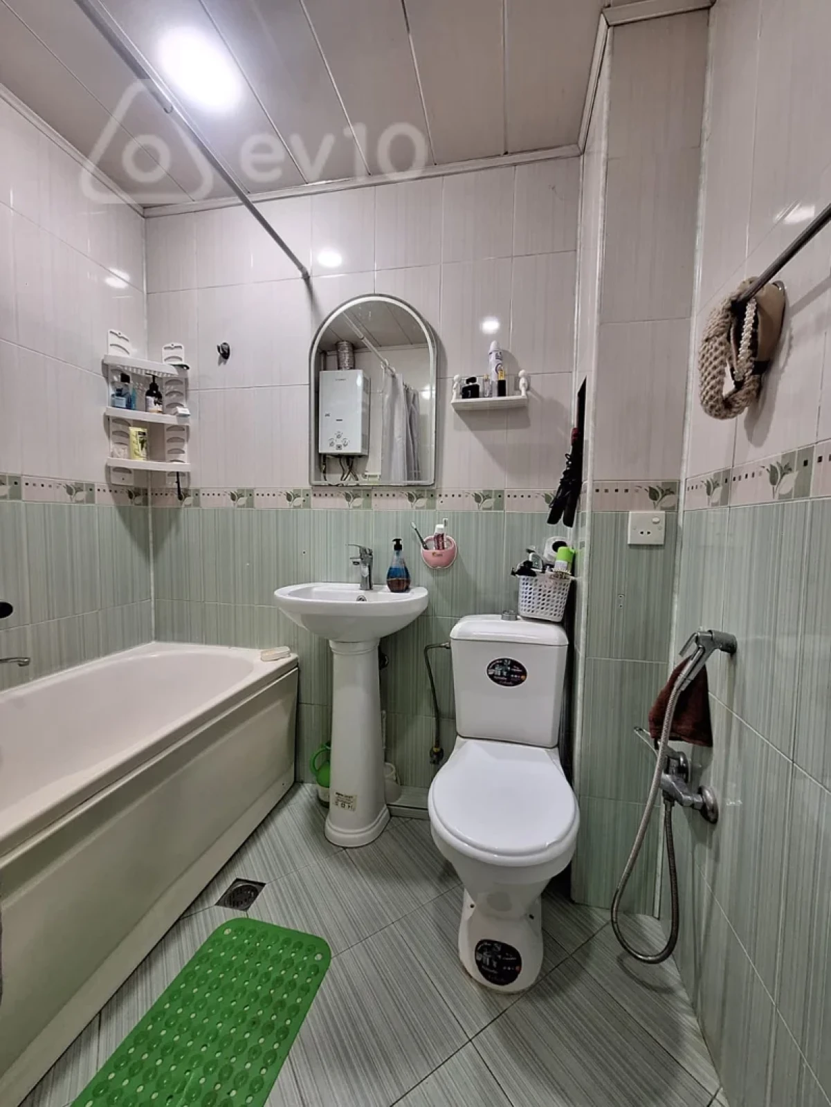 Satılır 1 otaqlı köhnə tikili 30 m²