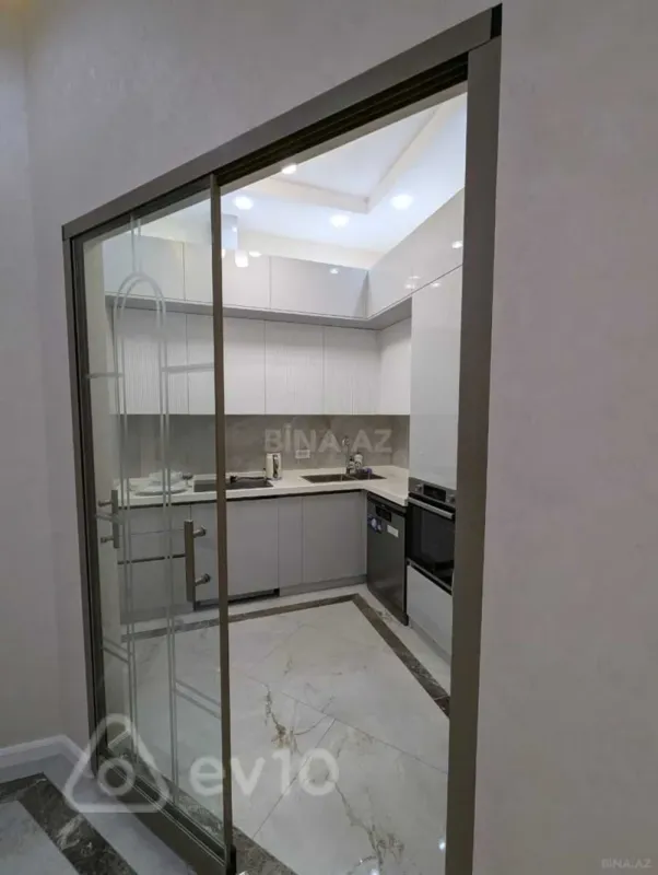 Kirayə verilir 2 otaqlı yeni tikili 75 m²