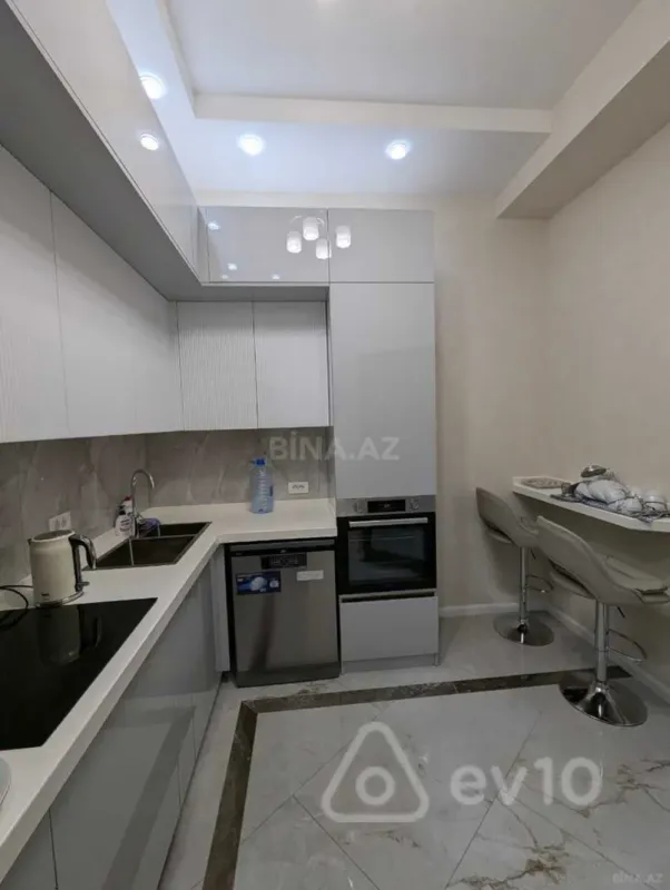 Kirayə verilir 2 otaqlı yeni tikili 75 m²