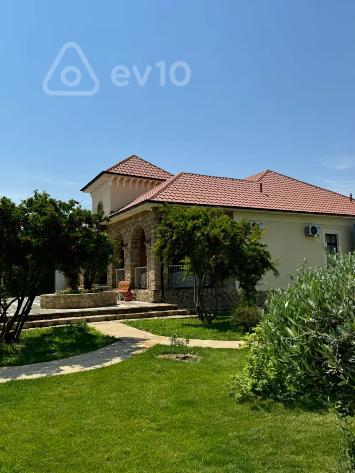 Kirayə verilir 4 otaqlı həyət evi 250 m²