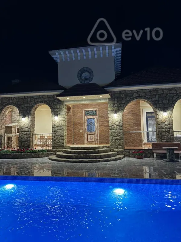 Kirayə verilir 4 otaqlı həyət evi 250 m²