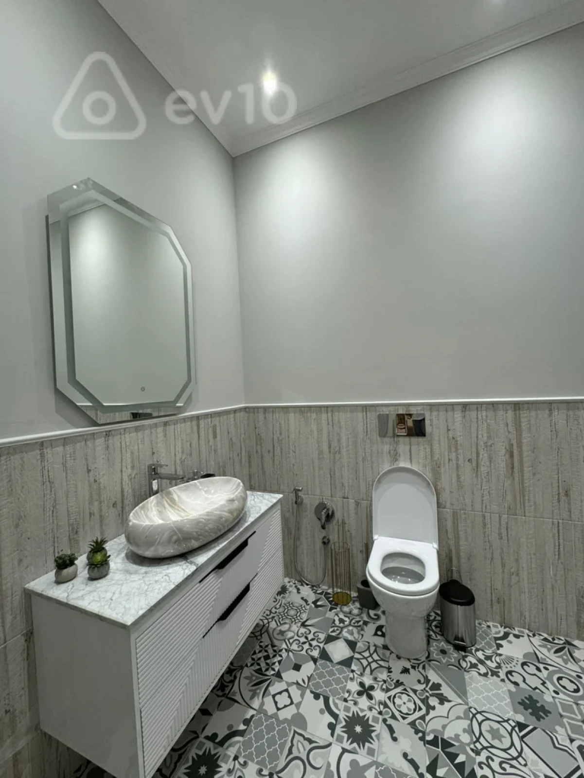 Kirayə verilir 4 otaqlı həyət evi 250 m²