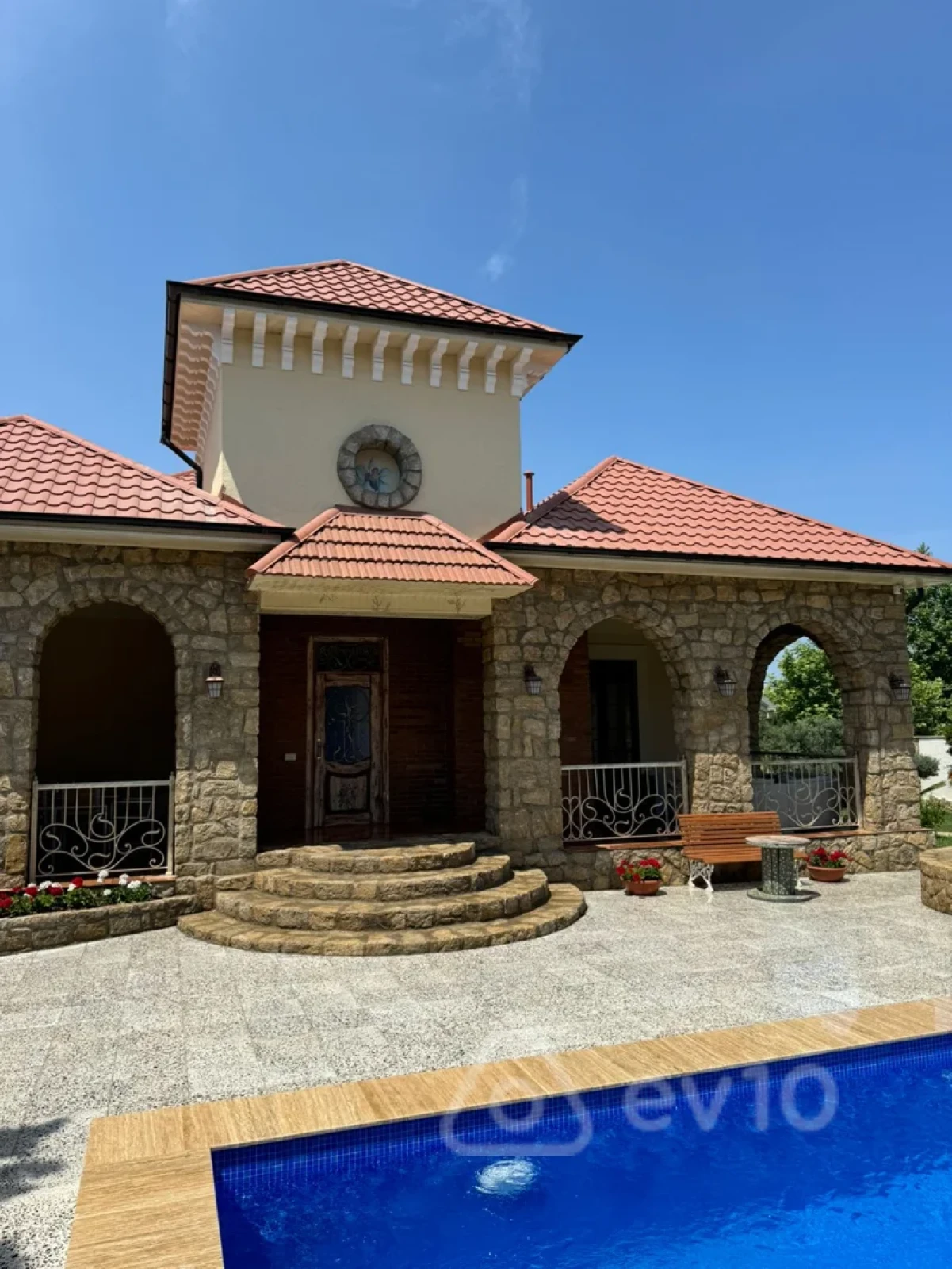 Kirayə verilir 4 otaqlı həyət evi 250 m²