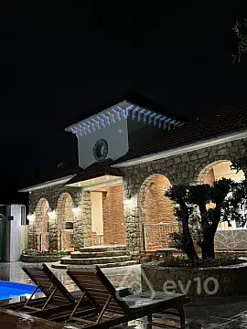 Kirayə verilir 4 otaqlı həyət evi 250 m²