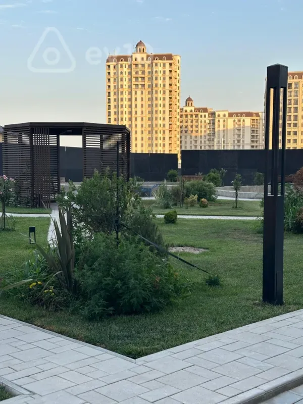 Kirayə verilir 3 otaqlı yeni tikili 108 m²