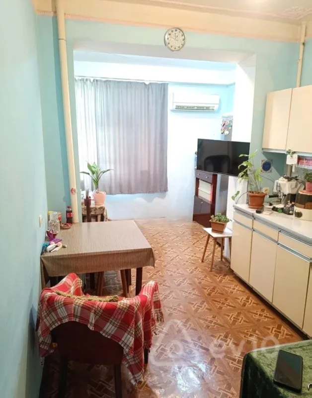 Satılır 3 otaqlı köhnə tikili 75 m²