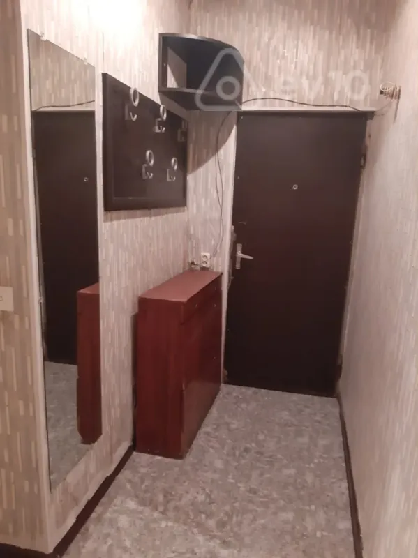 Kirayə verilir 2 otaqlı köhnə tikili 55 m²