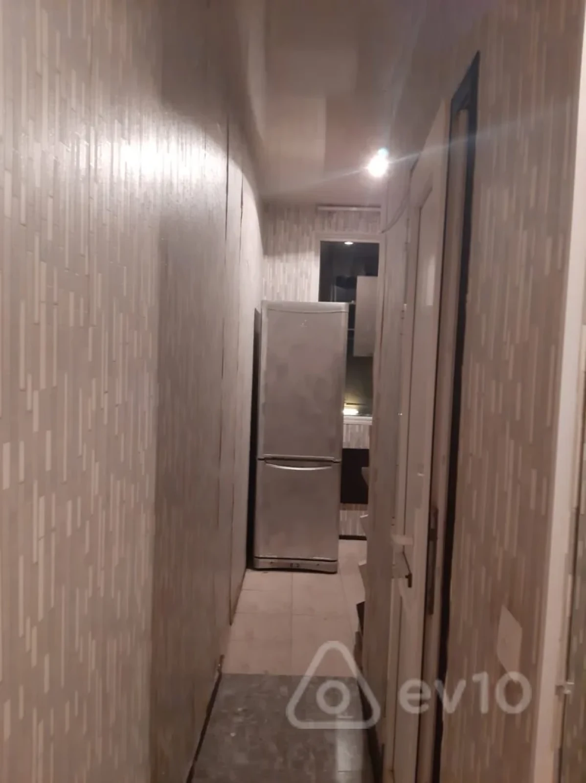 Kirayə verilir 2 otaqlı köhnə tikili 55 m²