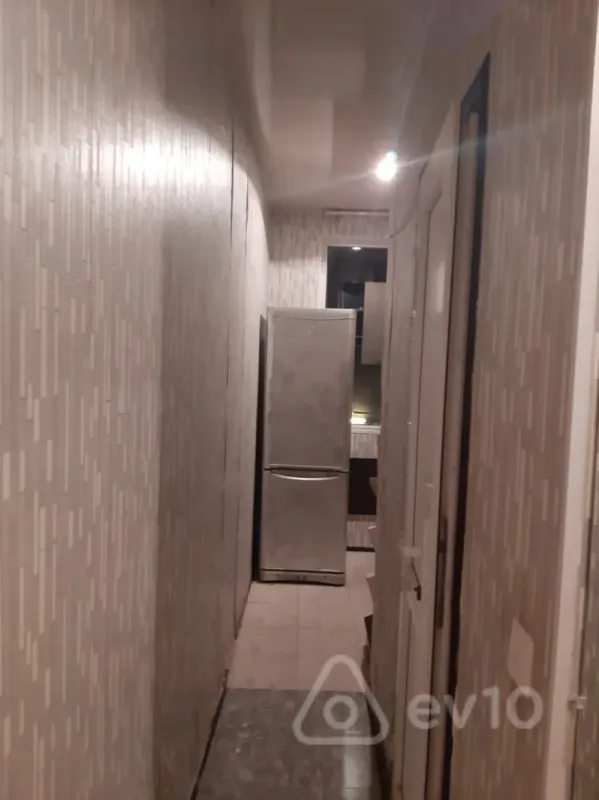 Kirayə verilir 2 otaqlı köhnə tikili 55 m²