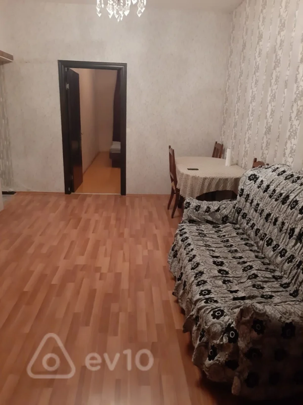 Kirayə verilir 2 otaqlı köhnə tikili 55 m²