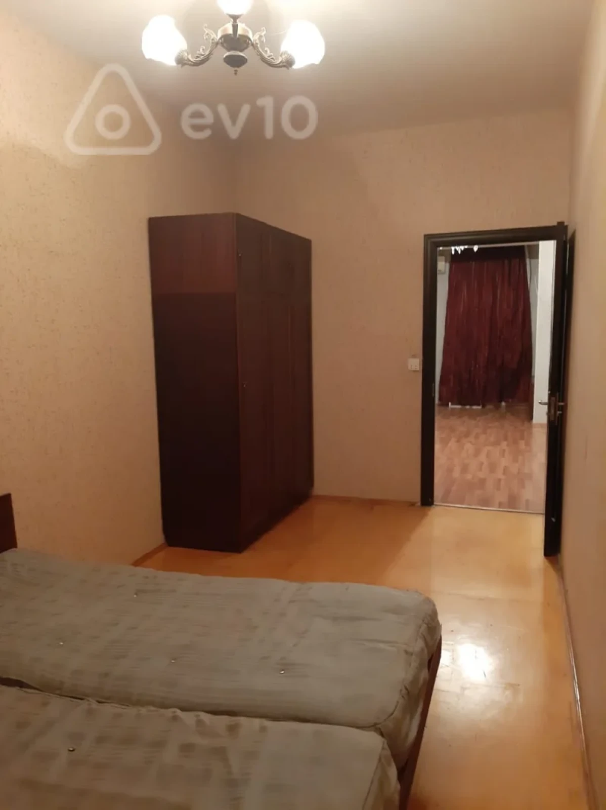 Kirayə verilir 2 otaqlı köhnə tikili 55 m²
