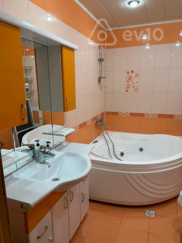 Kirayə verilir 3 otaqlı yeni tikili 123 m²