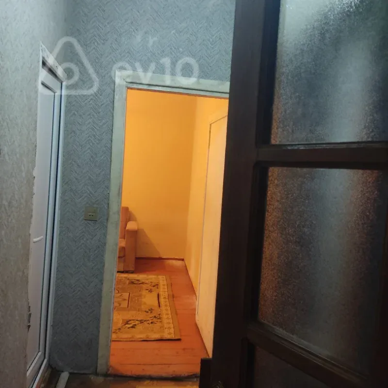 Kirayə verilir 2 otaqlı köhnə tikili 70 m²