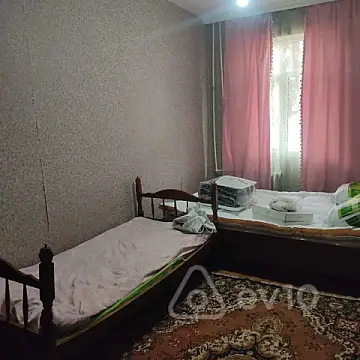 Kirayə verilir 2 otaqlı köhnə tikili 70 m²