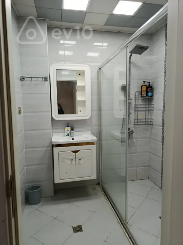 Kirayə verilir 3 otaqlı yeni tikili 110 m²