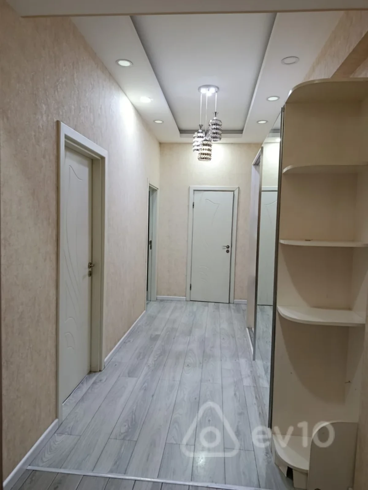 Kirayə verilir 3 otaqlı yeni tikili 110 m²
