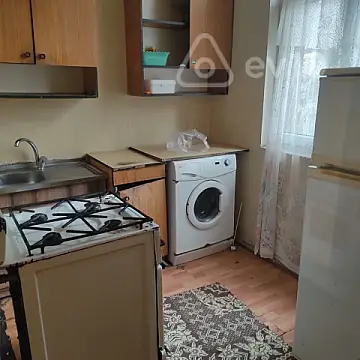Kirayə verilir 2 otaqlı köhnə tikili 65 m²