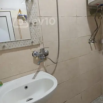 Kirayə verilir 2 otaqlı köhnə tikili 65 m²