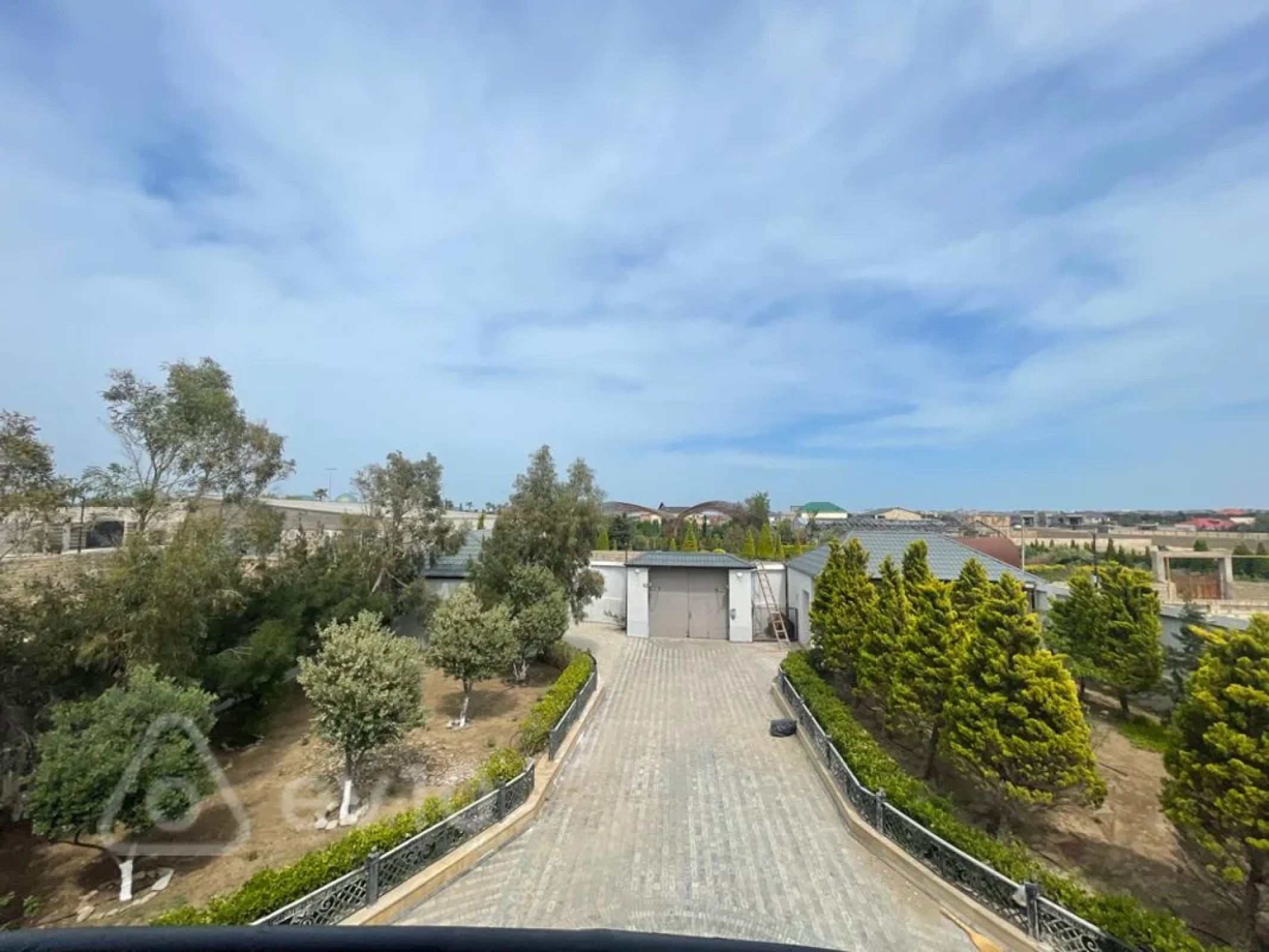 Kirayə verilir 5 otaqlı həyət evi 450 m²